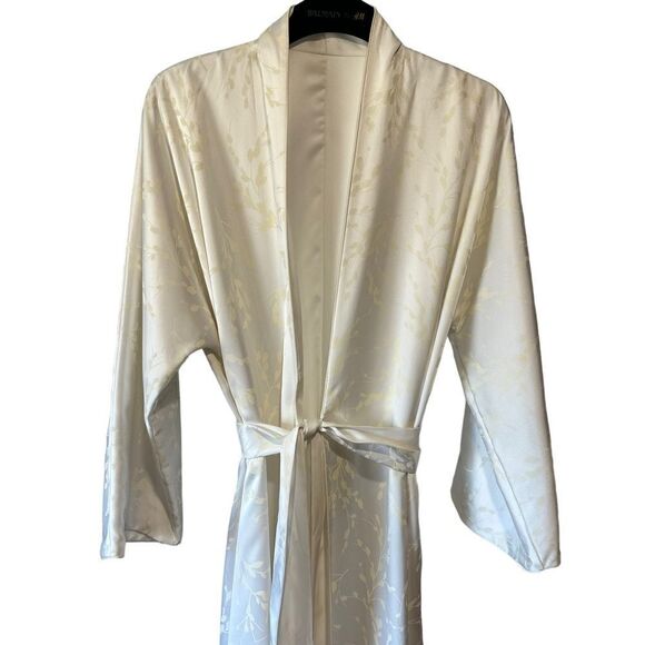 Natori Sleek satin jacquard Robe - Picture 4 of 13
